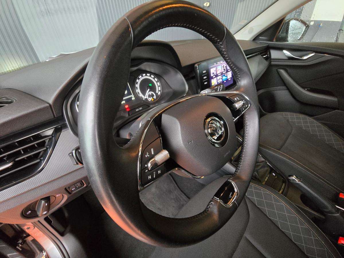 skoda-kamiq-2023-gasolina-999cc