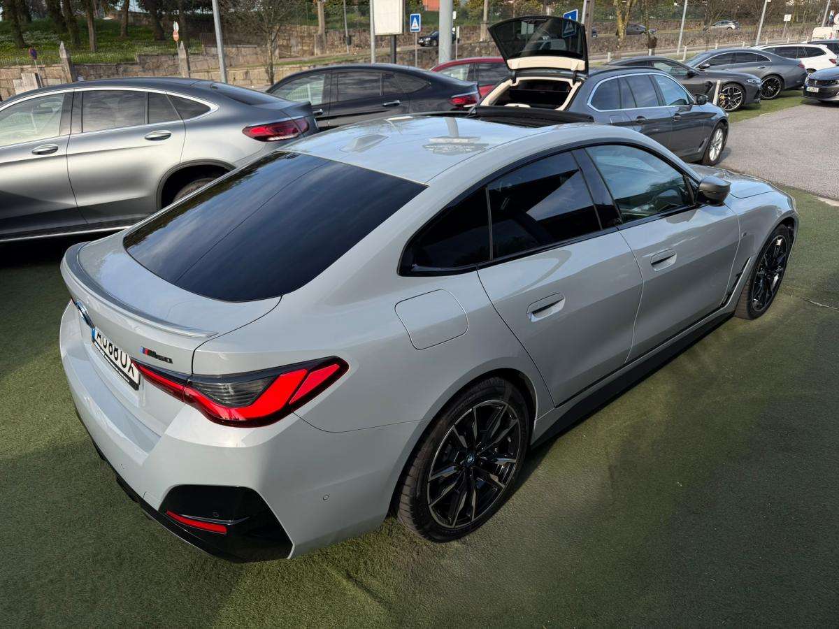 bmw-i4-2022-eletrico-500cc