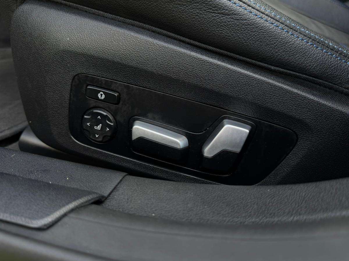 bmw-i4-2022-eletrico-500cc