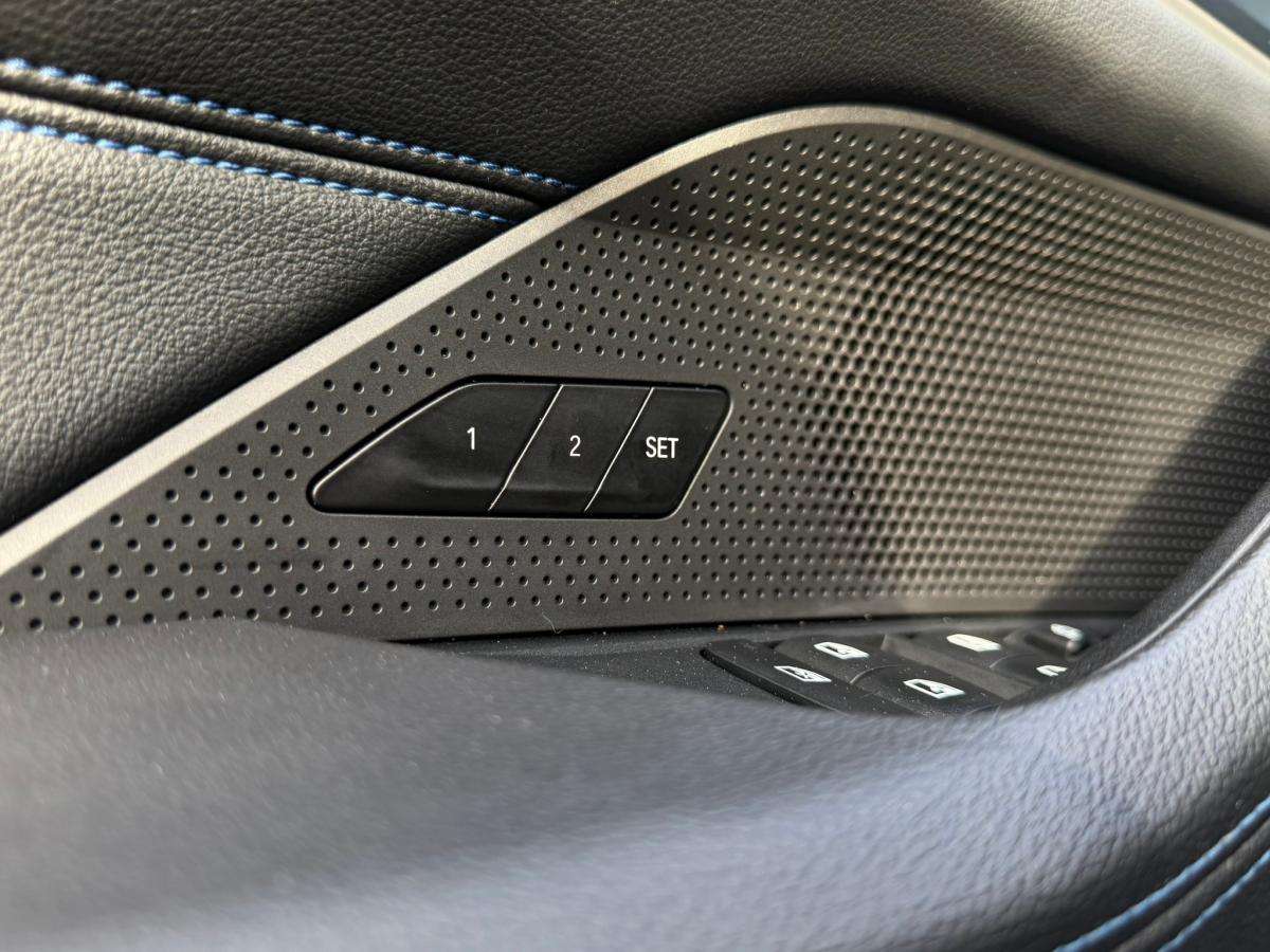bmw-i4-2022-eletrico-500cc