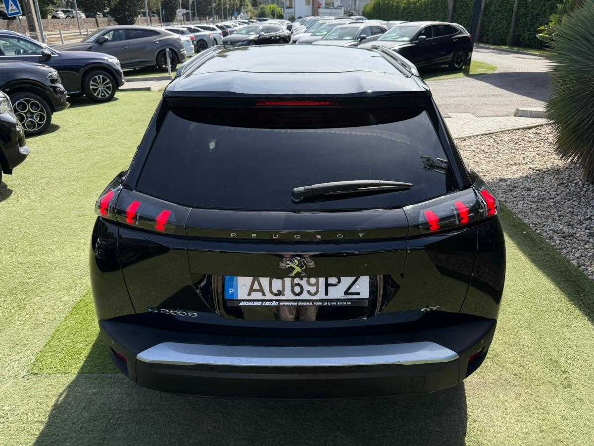 peugeot-2008-2021-eletrico-500cc