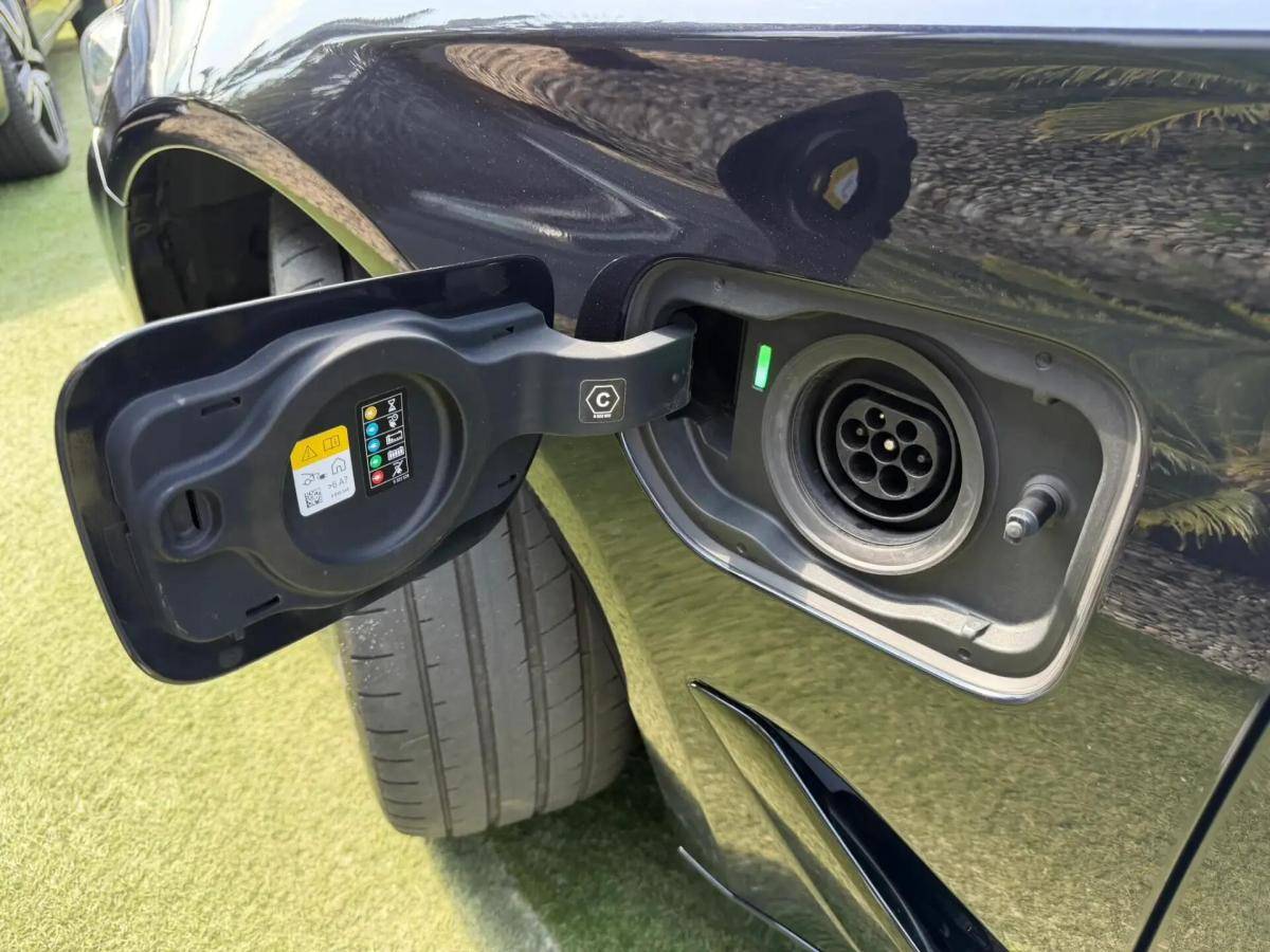 bmw-serie-5-2022-hibrido-a-gasolina-1998cc