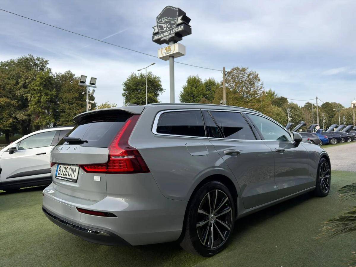 volvo-v60-2024-hibrido-a-gasolina-1969cc