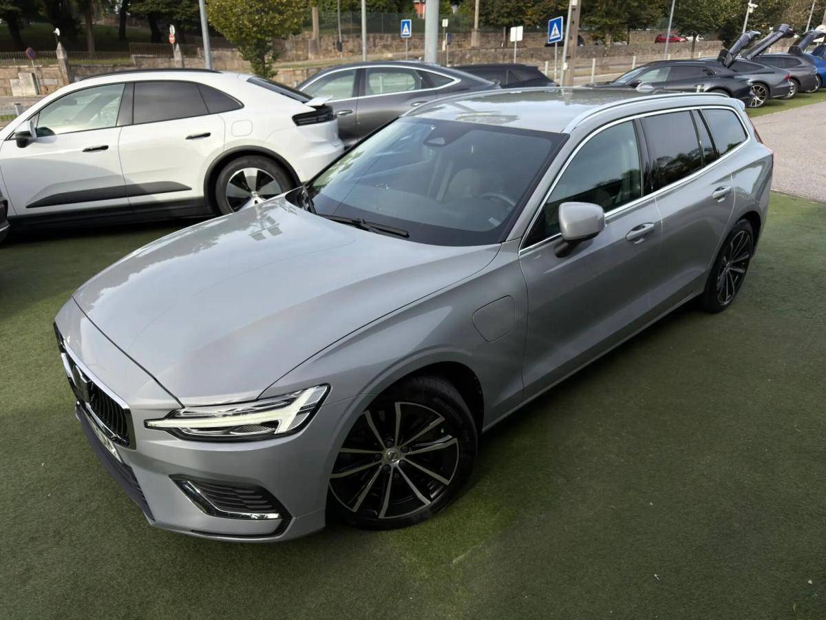 volvo-v60-2024-hibrido-a-gasolina-1969cc