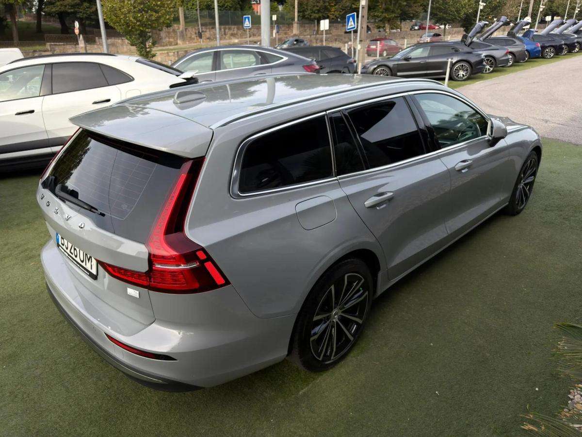 volvo-v60-2024-hibrido-a-gasolina-1969cc