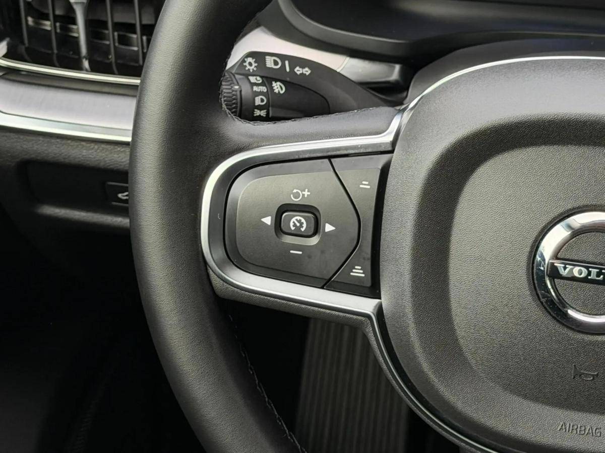 volvo-v60-2024-hibrido-a-gasolina-1969cc