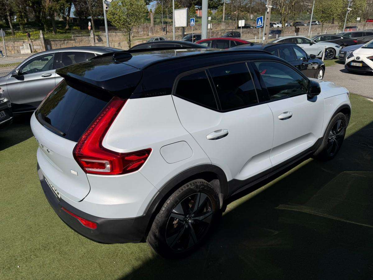 volvo-xc40-2022-hibrido-a-gasolina-1477cc