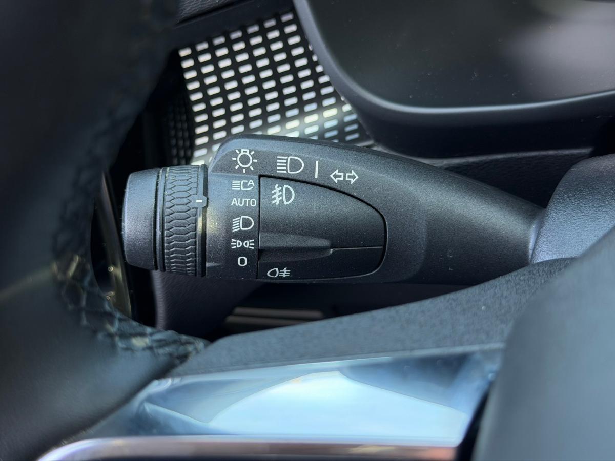 volvo-xc40-2022-hibrido-a-gasolina-1477cc