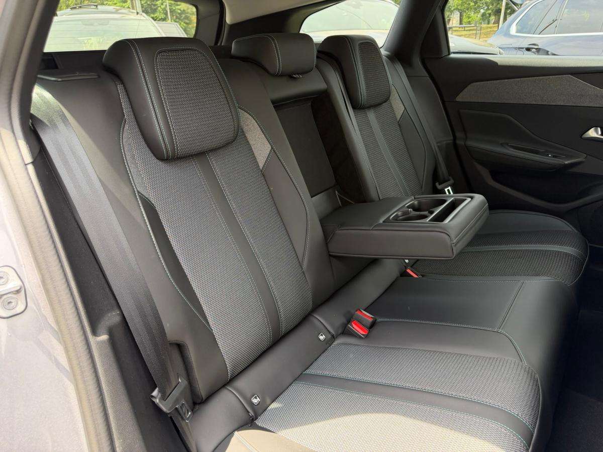 peugeot-308-sw-2023-hibrido-a-gasolina-1598cc