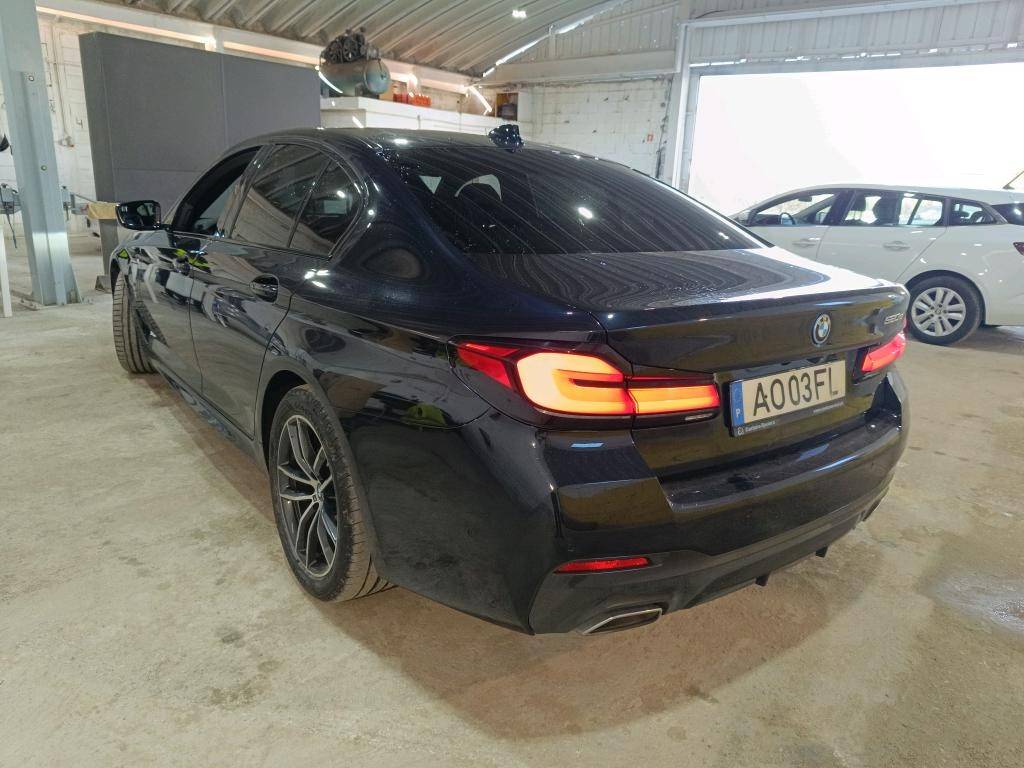 bmw-serie-5-2022-hibrido-a-gasolina-1998cc