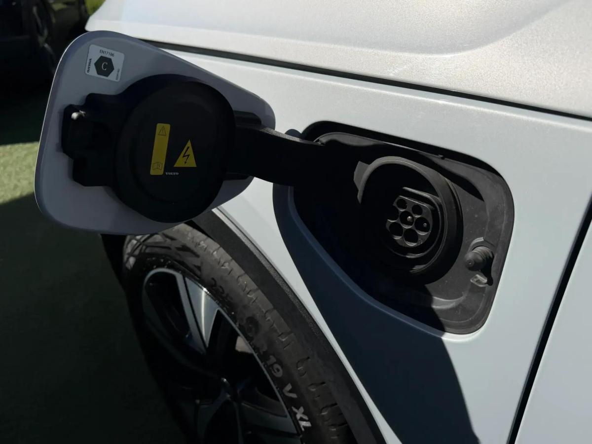 volvo-xc40-2022-hibrido-a-gasolina-1477cc