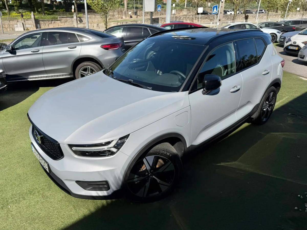 volvo-xc40-2022-hibrido-a-gasolina-1477cc