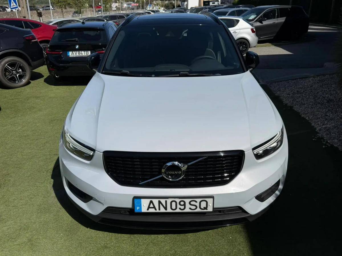 volvo-xc40-2022-hibrido-a-gasolina-1477cc