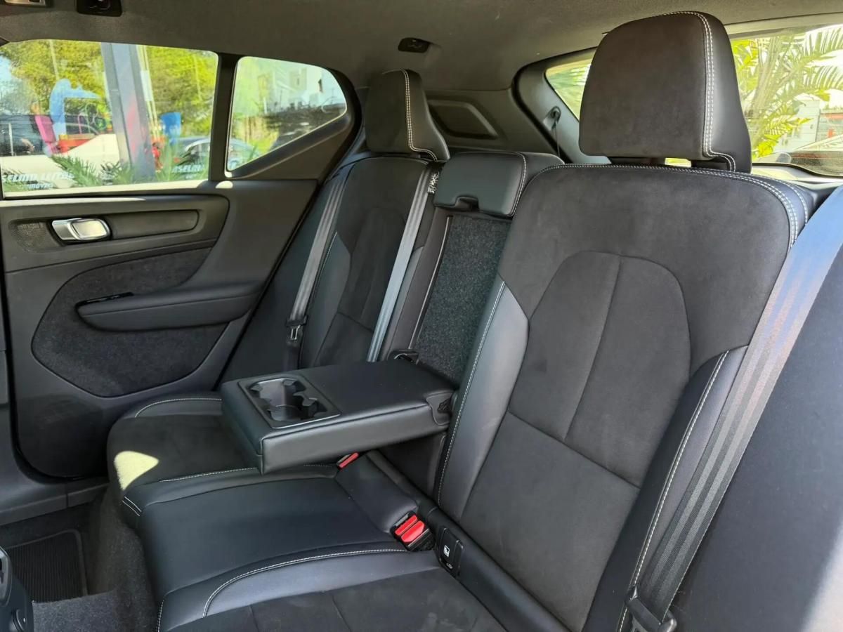 volvo-xc40-2022-hibrido-a-gasolina-1477cc