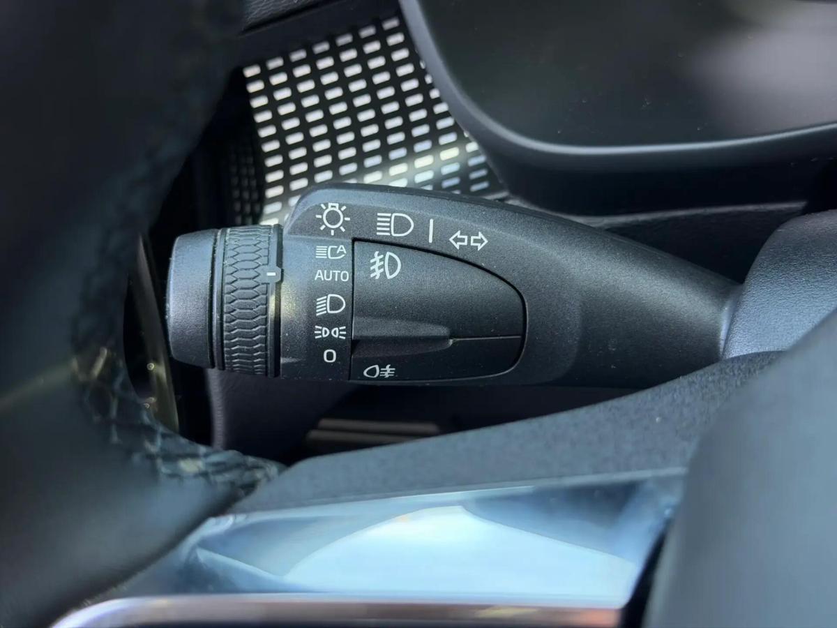 volvo-xc40-2022-hibrido-a-gasolina-1477cc