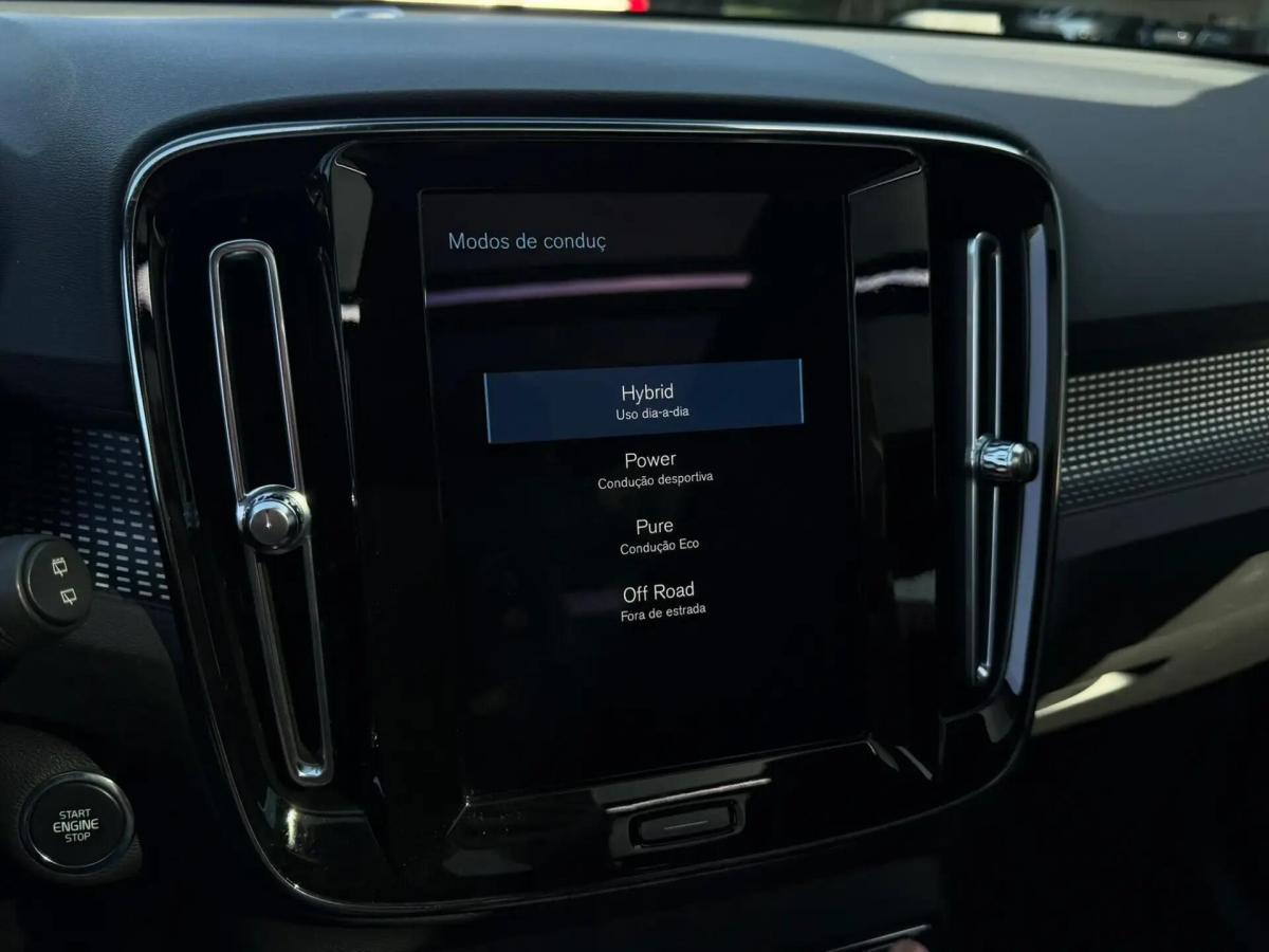 volvo-xc40-2022-hibrido-a-gasolina-1477cc