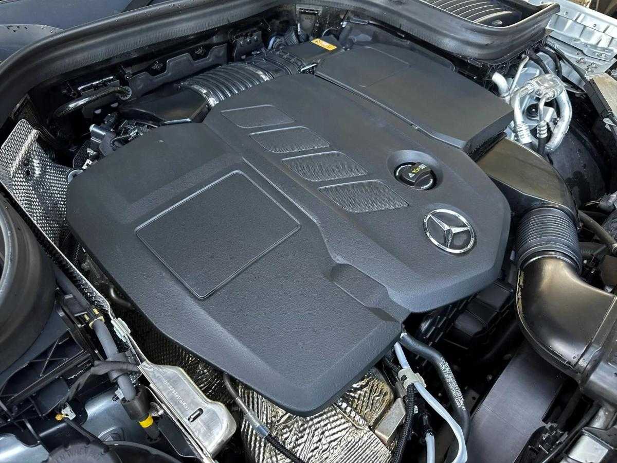 mercedes-benz-glc-220-d-4matic-2019-diesel-1950cc