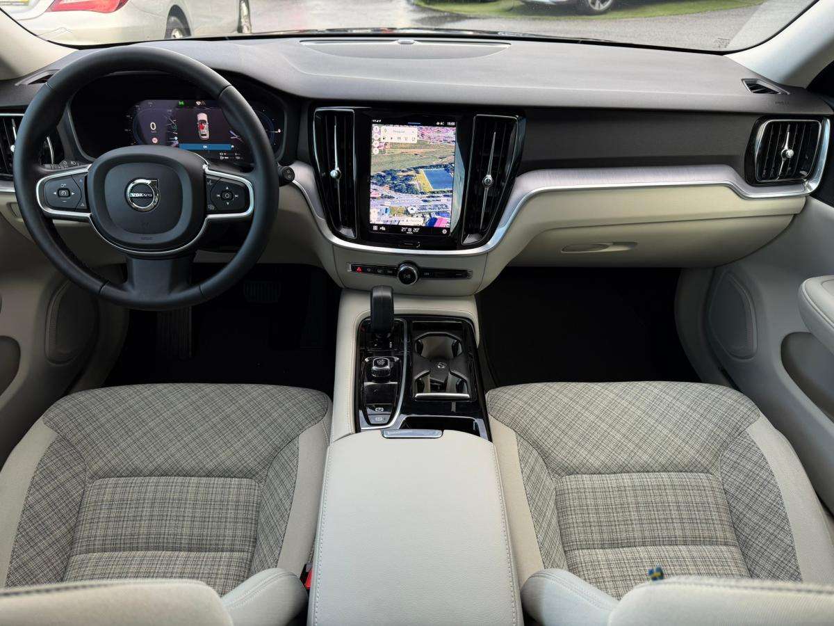 volvo-v60-2023-hibrido-a-gasolina-1969cc