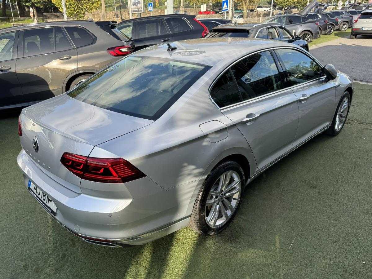 volkswagen-passat-2021-hibrido-a-gasolina-1395cc