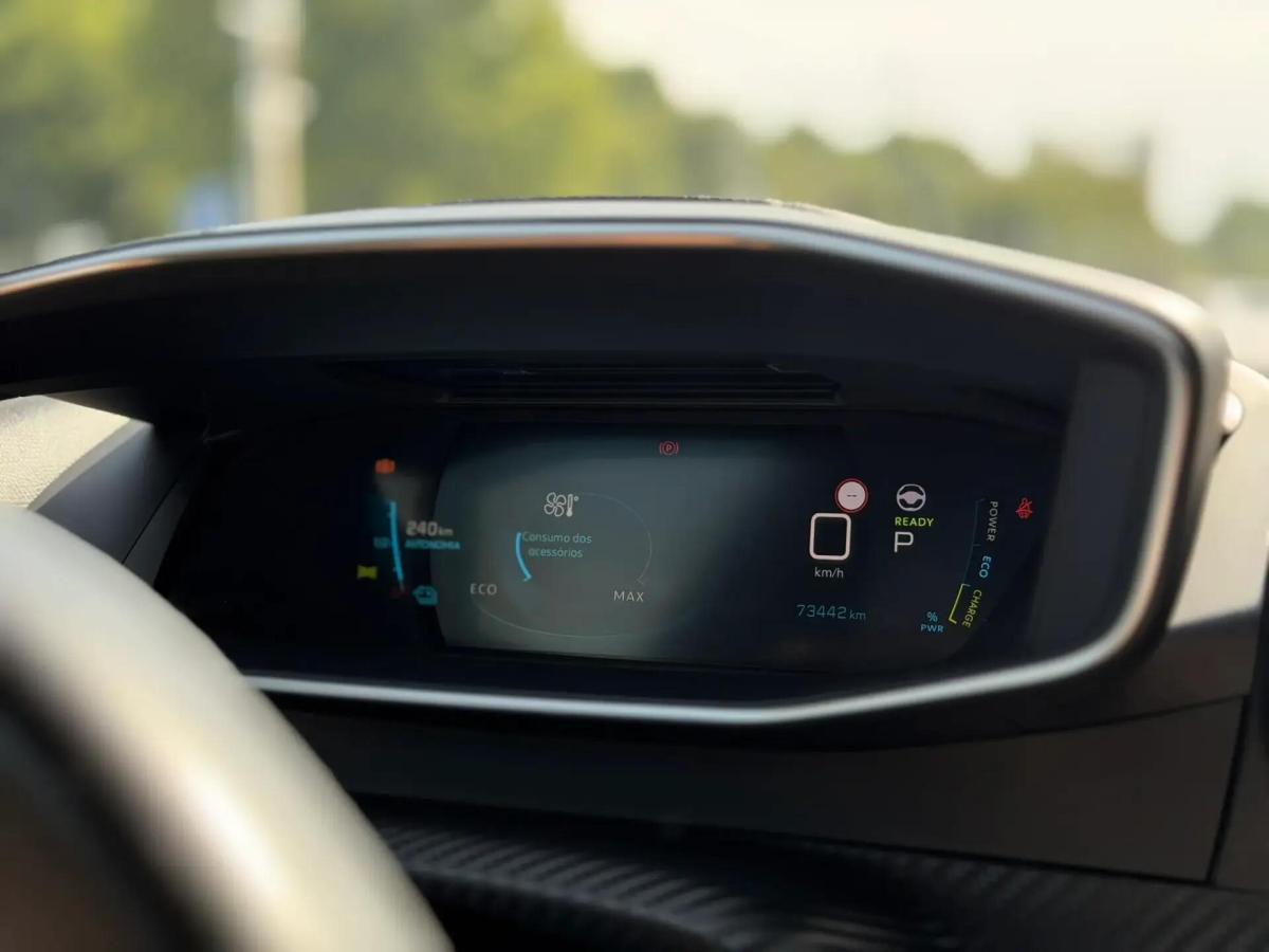 peugeot-e-2008-2021-eletrico-0cc
