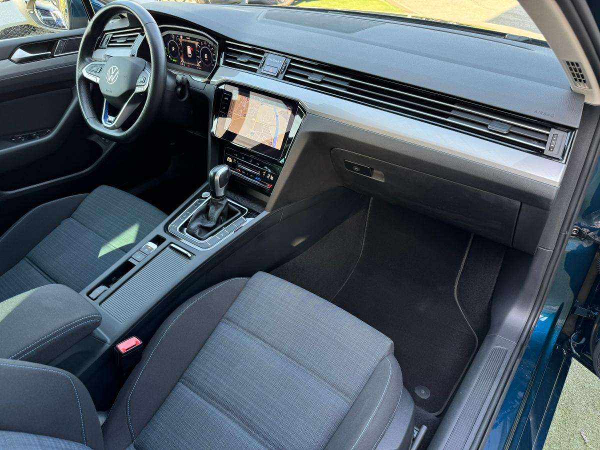 volkswagen-passat-variant-2022-hibrido-a-gasolina-1395cc