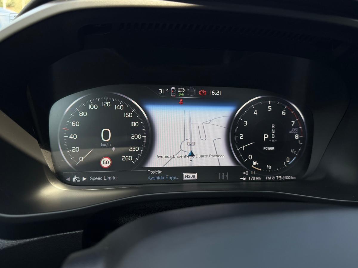 volvo-xc40-2021-hibrido-a-gasolina-1477cc
