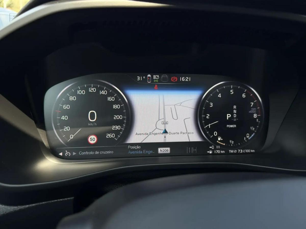 volvo-xc40-2021-hibrido-a-gasolina-1477cc