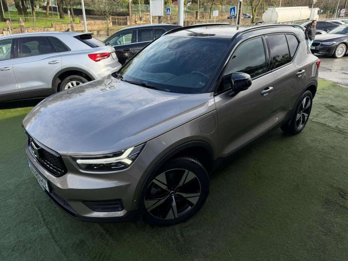 volvo-xc40-2022-hibrido-a-gasolina-1477cc