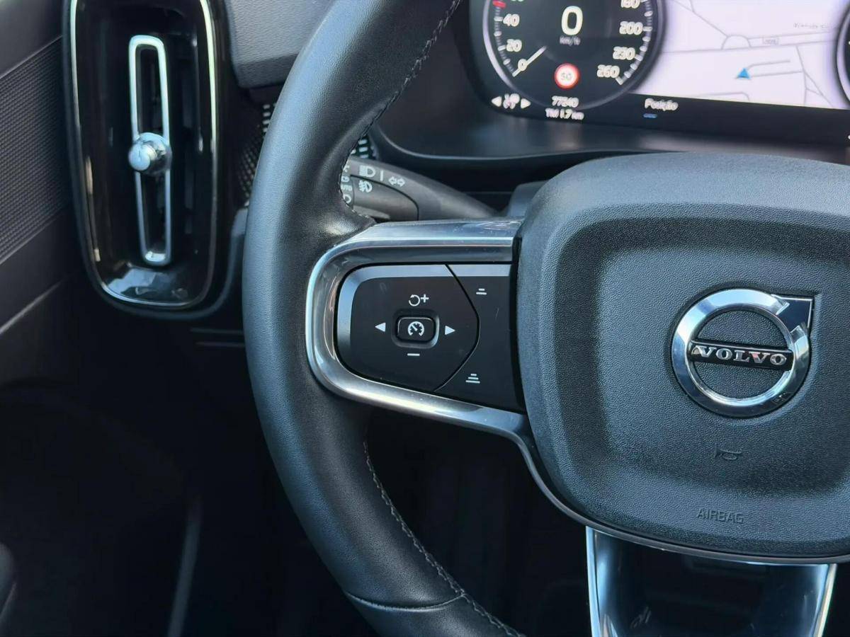 volvo-xc40-2022-hibrido-a-gasolina-1477cc