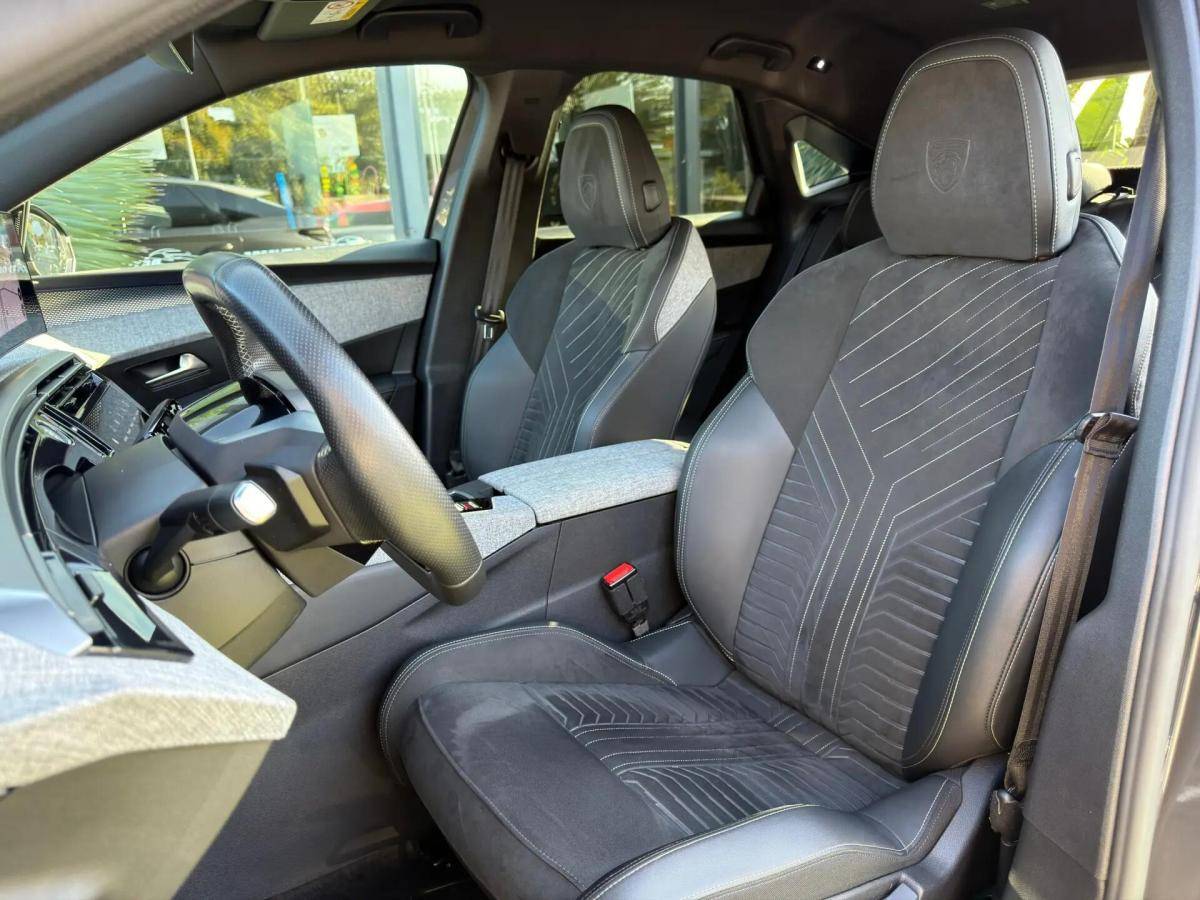 peugeot-e-3008-2024-eletrico-0cc