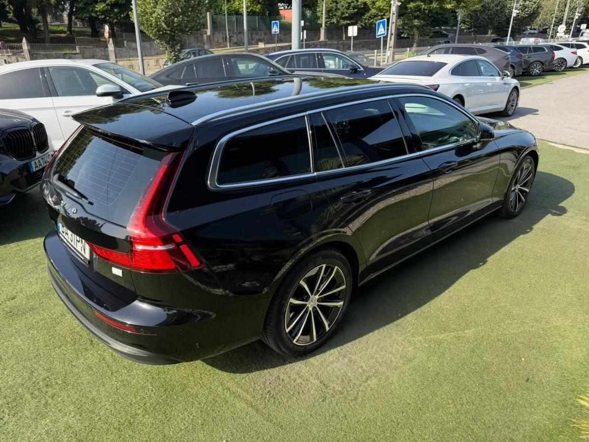 volvo-v60-2023-hibrido-a-gasolina-1969cc