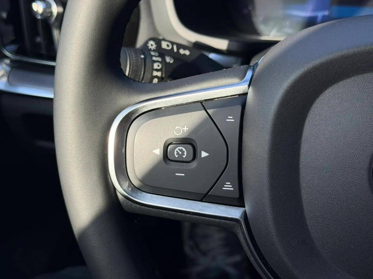 volvo-v60-2023-hibrido-a-gasolina-1969cc