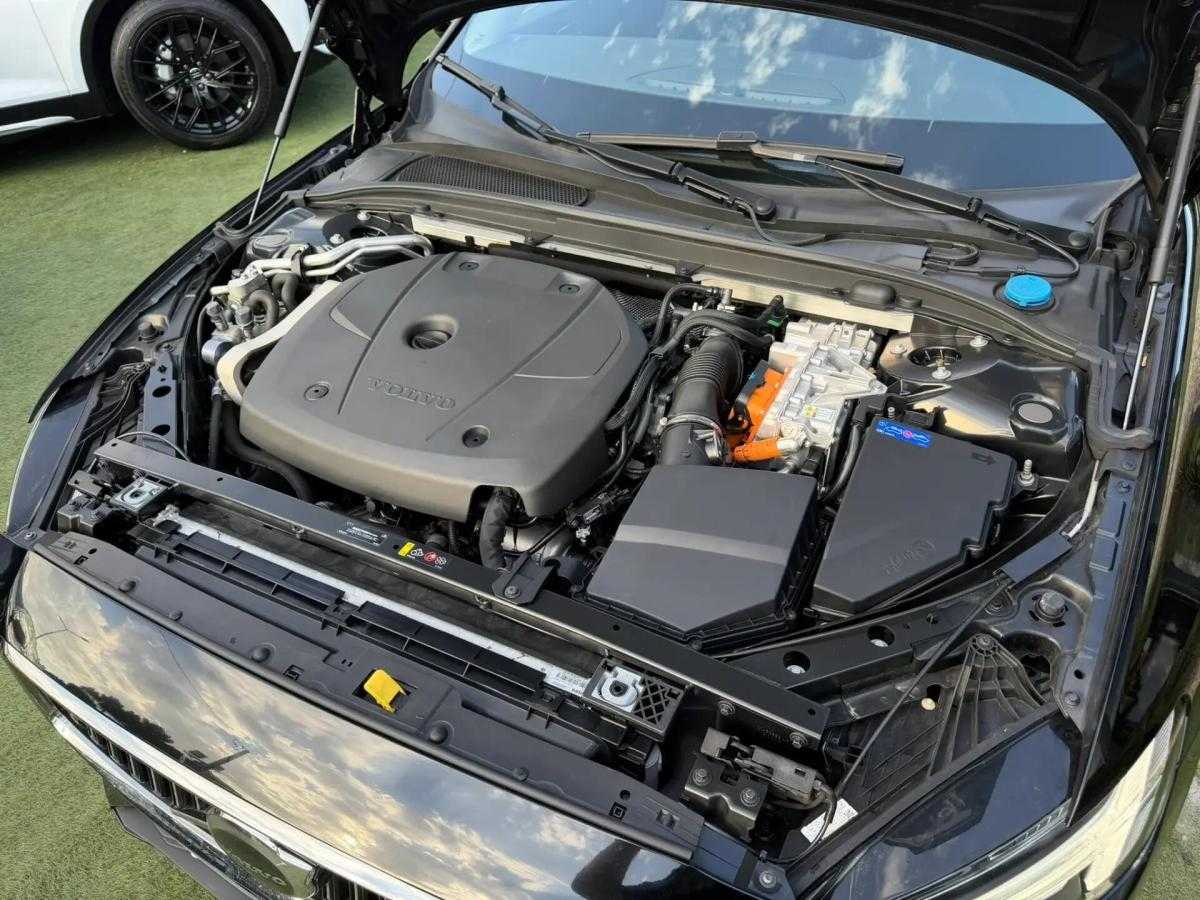 volvo-v60-2023-hibrido-a-gasolina-1969cc