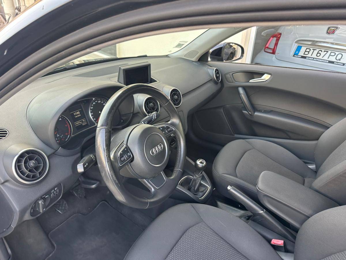 audi-a1-2011-diesel-1598cc