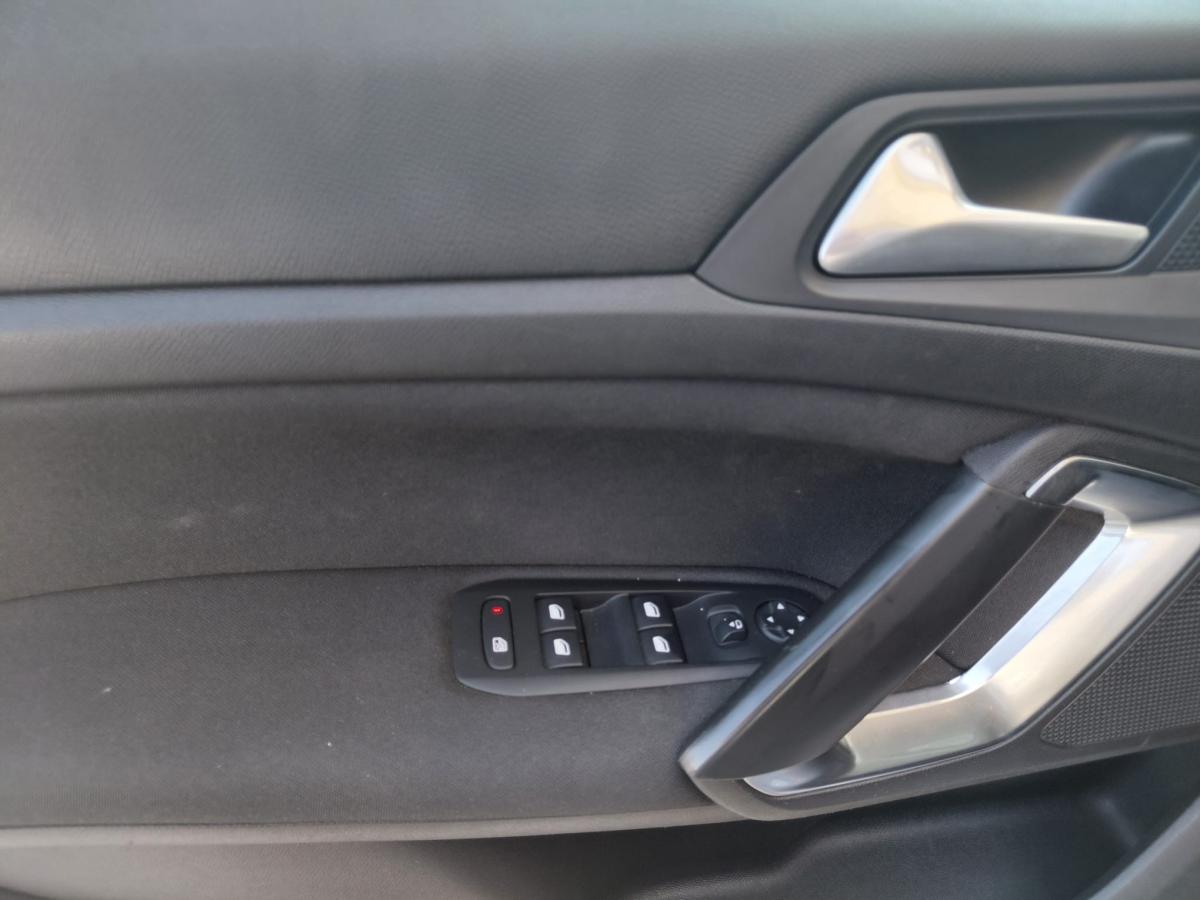 peugeot-308-sw-2021-gasolina-1199cc