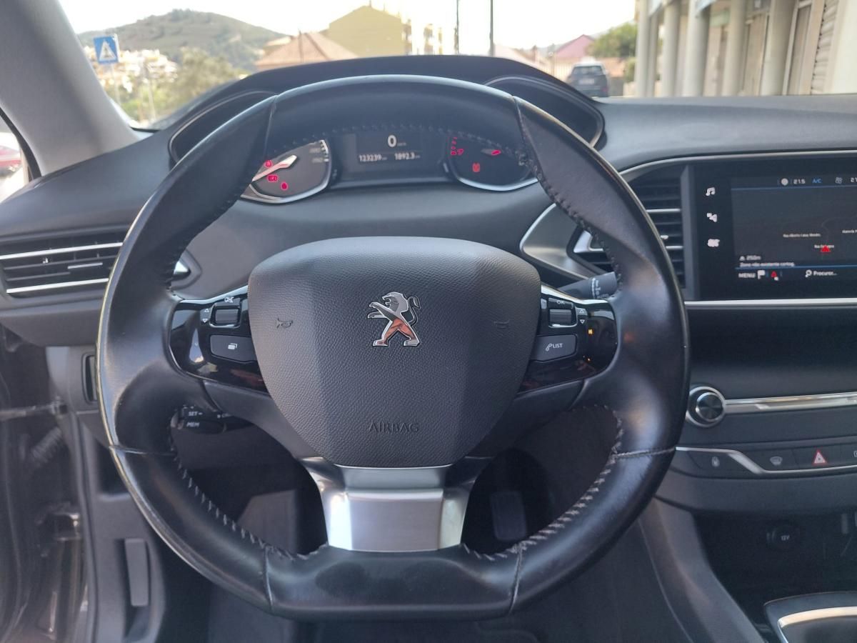 peugeot-308-sw-2021-gasolina-1199cc