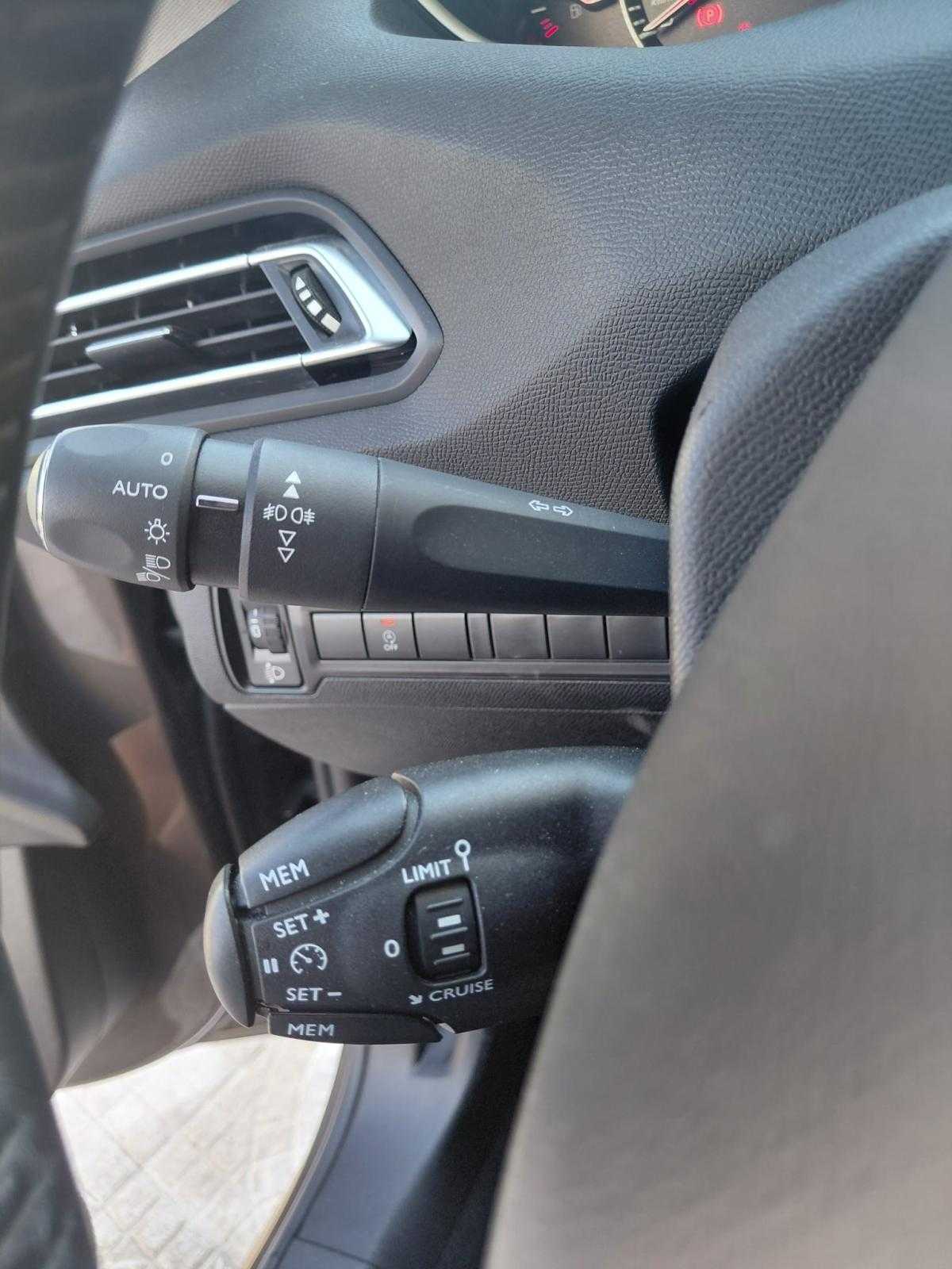 peugeot-308-sw-2021-gasolina-1199cc