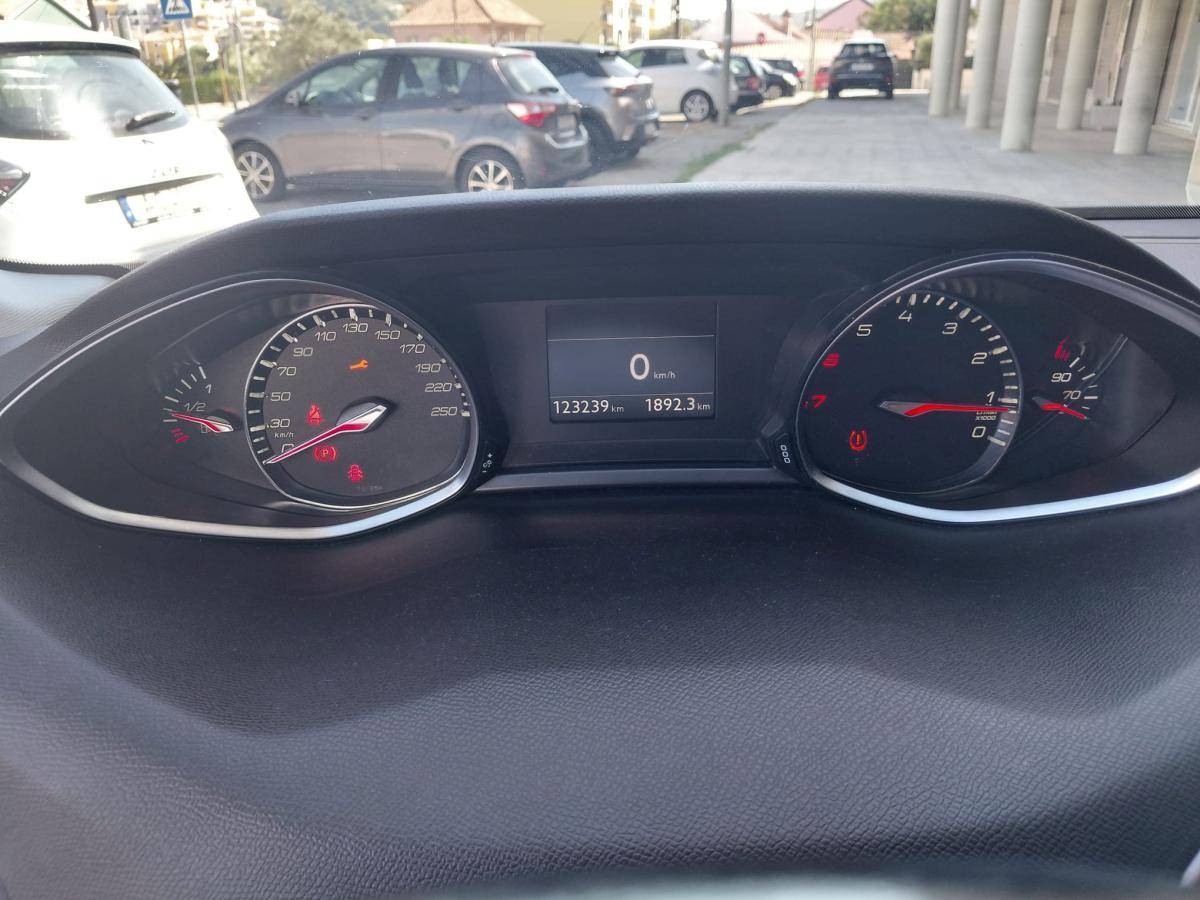 peugeot-308-sw-2021-gasolina-1199cc