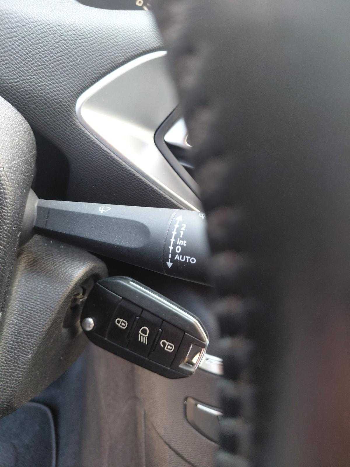 peugeot-308-sw-2021-gasolina-1199cc