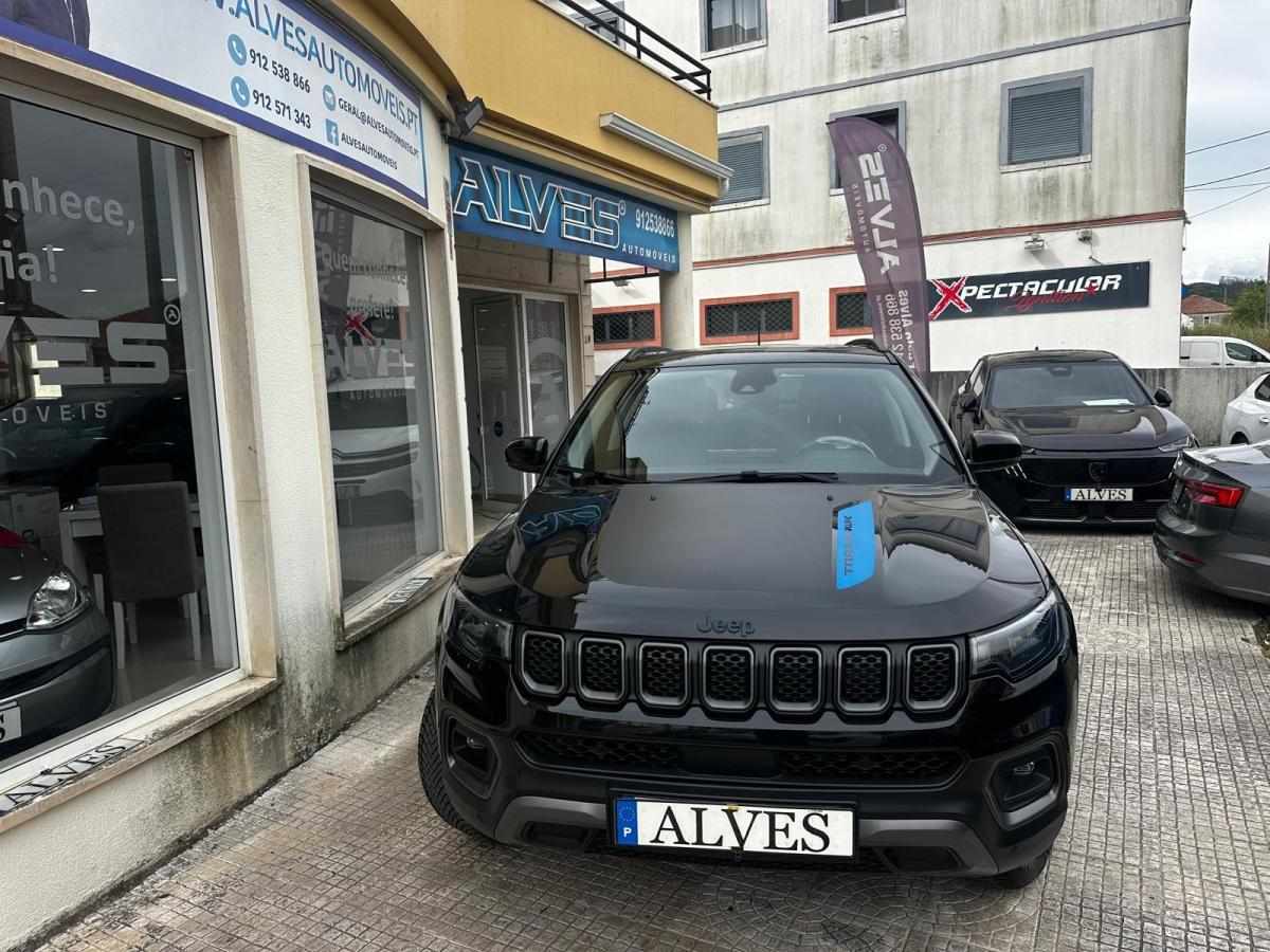 jeep-compass-2023-hibrido-a-gasolina-1332cc