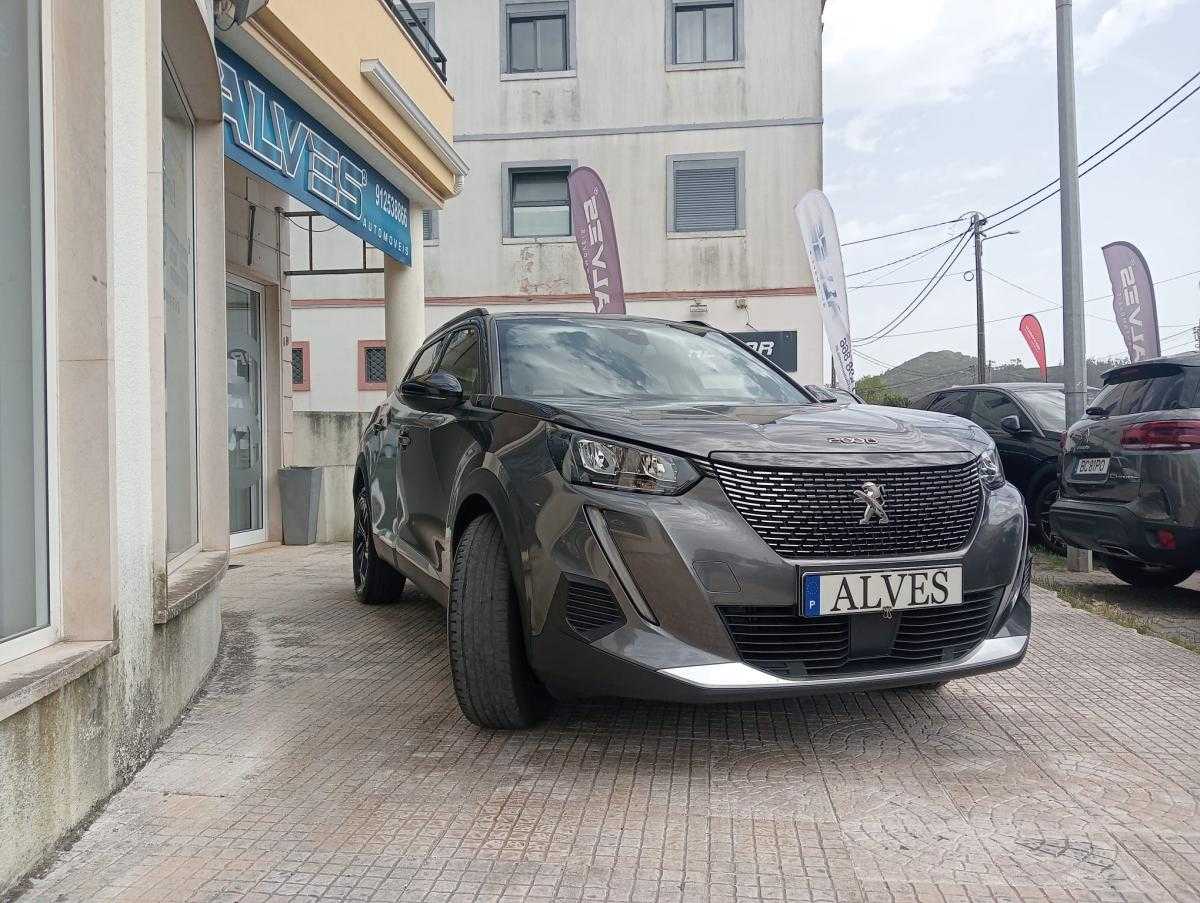 peugeot-2008-2023-gasolina-1199cc