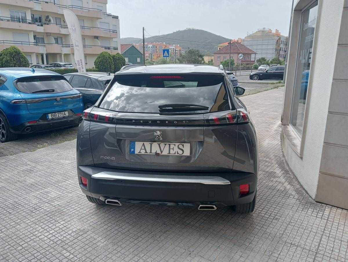 peugeot-2008-2023-gasolina-1199cc
