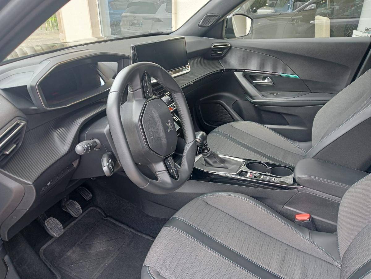 peugeot-2008-2023-gasolina-1199cc