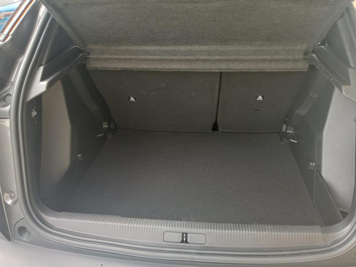 peugeot-2008-2023-gasolina-1199cc
