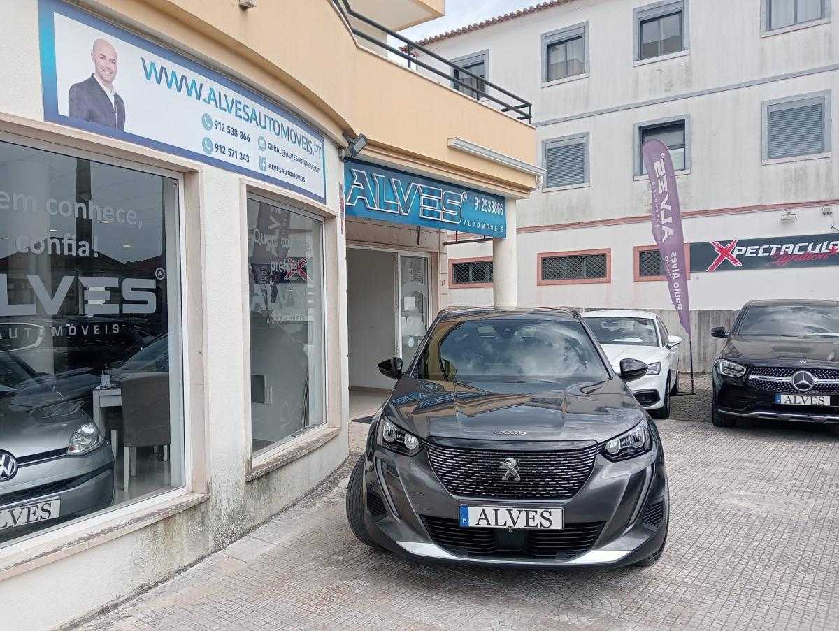 peugeot-2008-2023-gasolina-1199cc