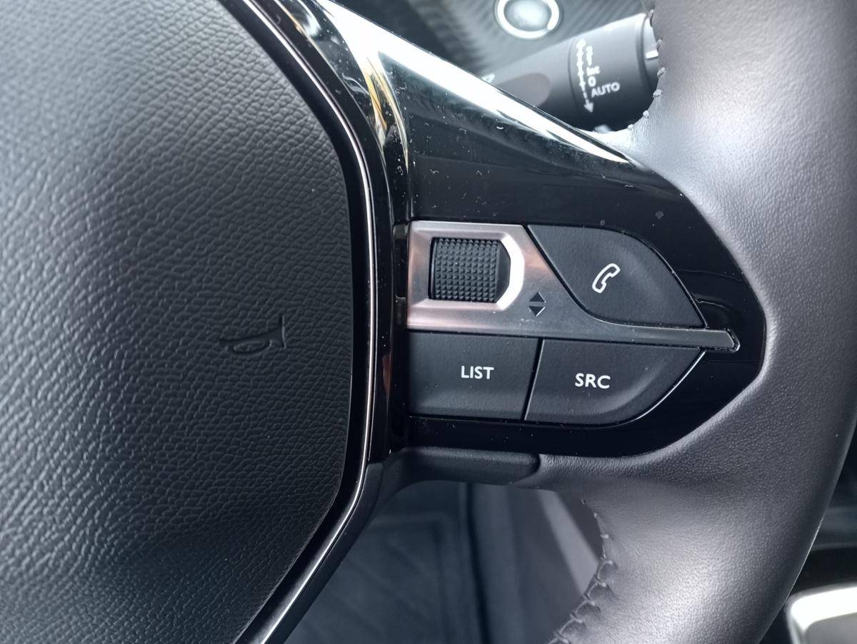 peugeot-2008-2022-gasolina-1199cc