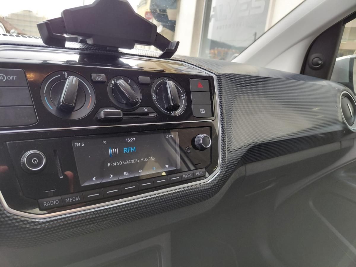 volkswagen-up-2017-gasolina-999cc