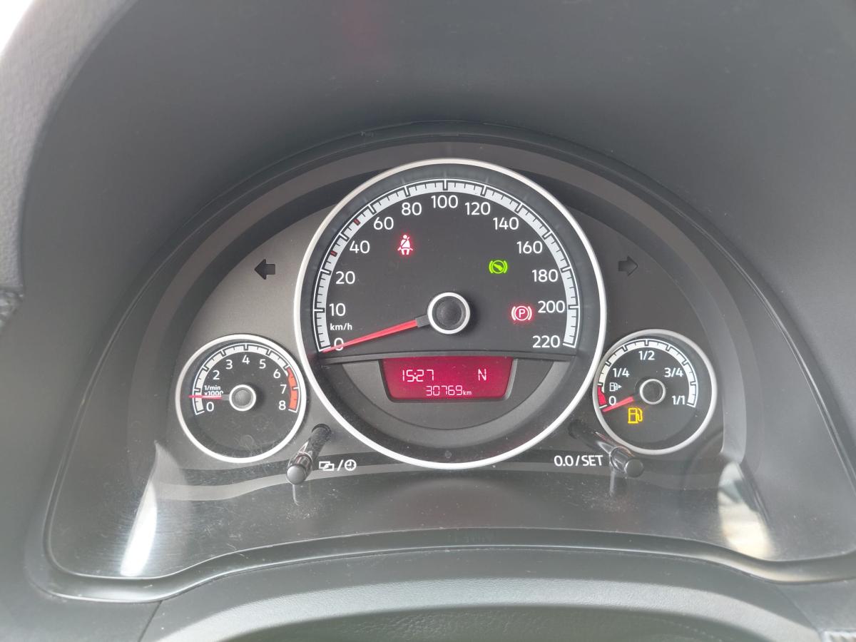 volkswagen-up-2017-gasolina-999cc