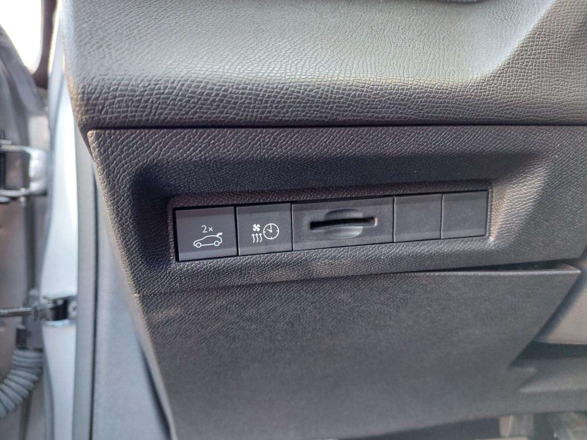 peugeot-e-308-2025-eletrico-0cc