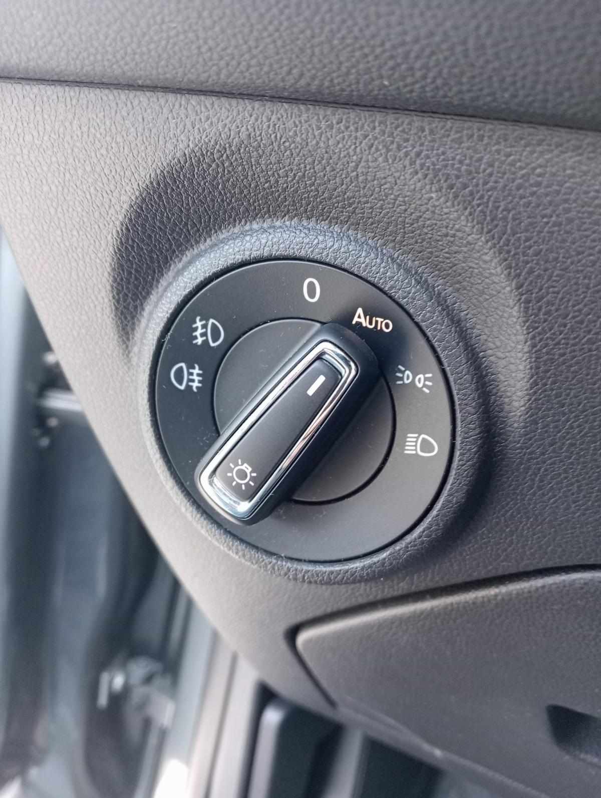 seat-leon-2018-diesel-1598cc